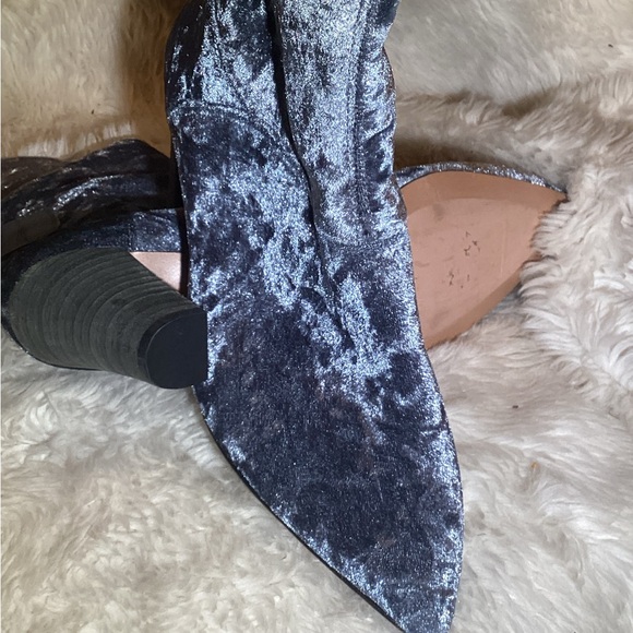 Free People womens Velvet High Low Ankle Boots size 7 - Picture 6 of 7